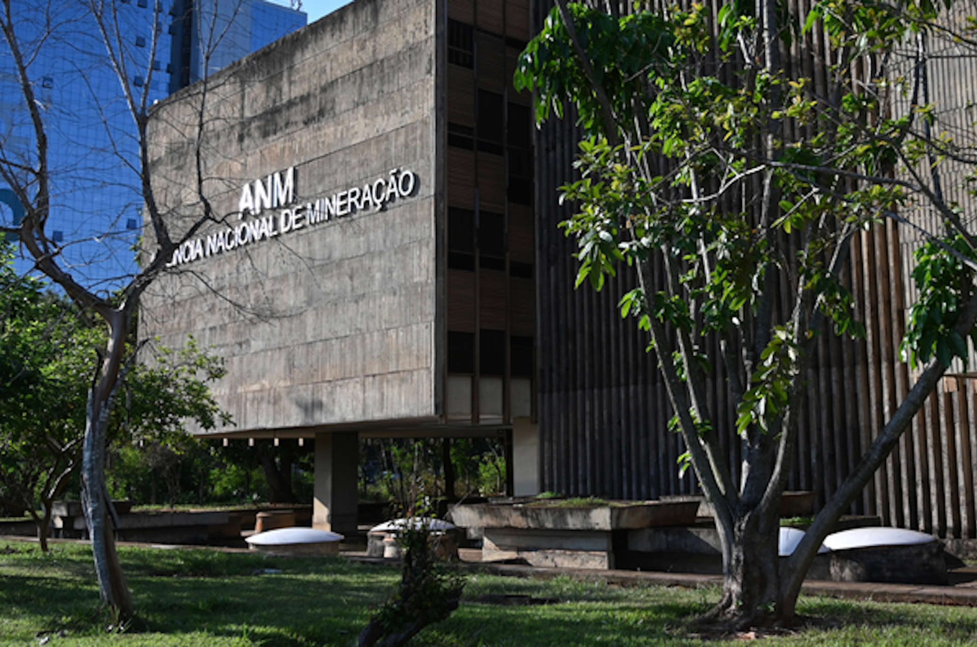 PF investiga fraudes em licitações da Dependência Pátrio de Mineração