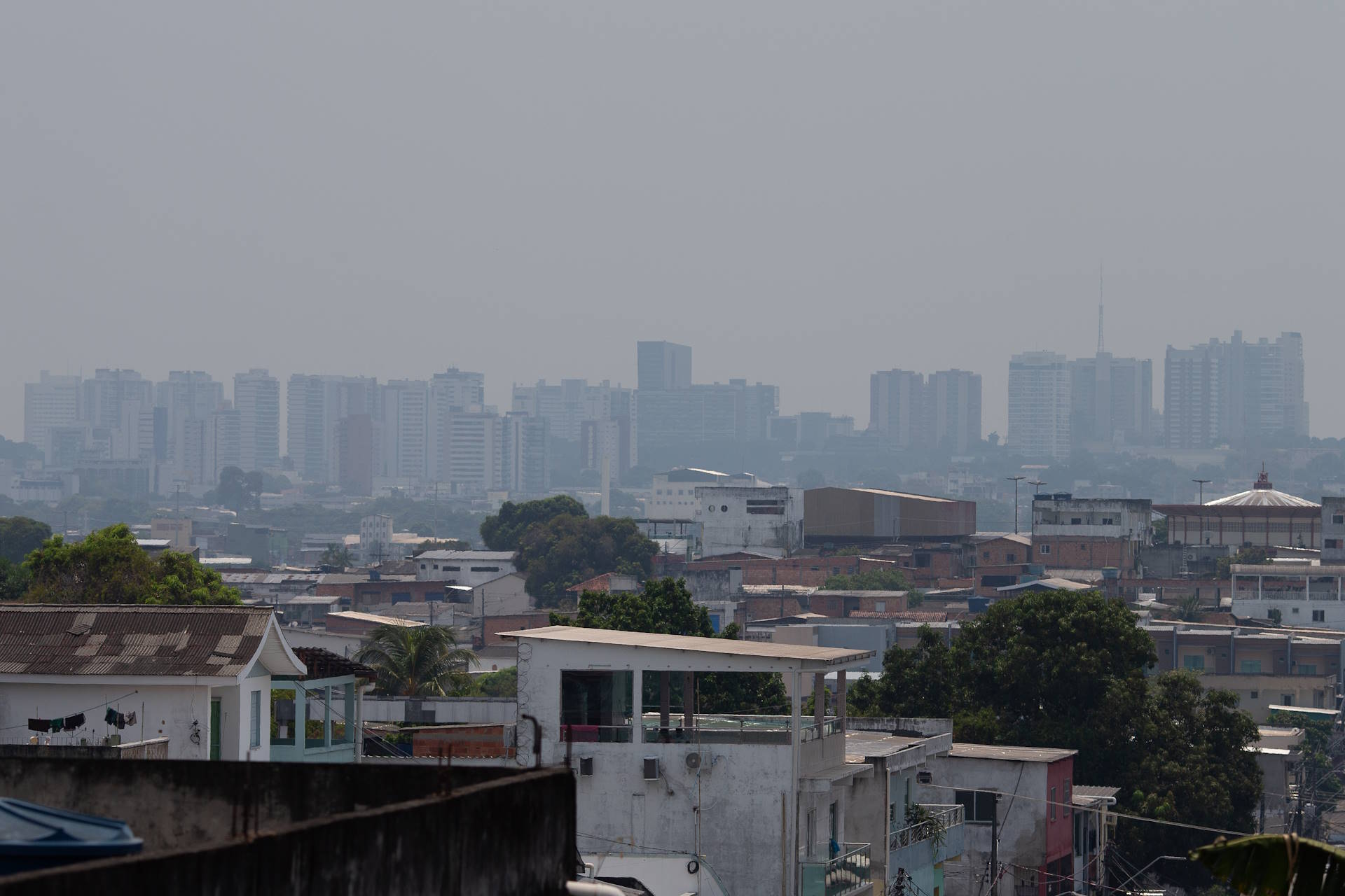 Qualidade do ar em Manaus chega ao duplo do recomendado pela OMS em setembro